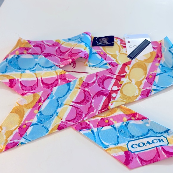 NWT Coach Signature Vintage Scarf - Picture 3 of 4